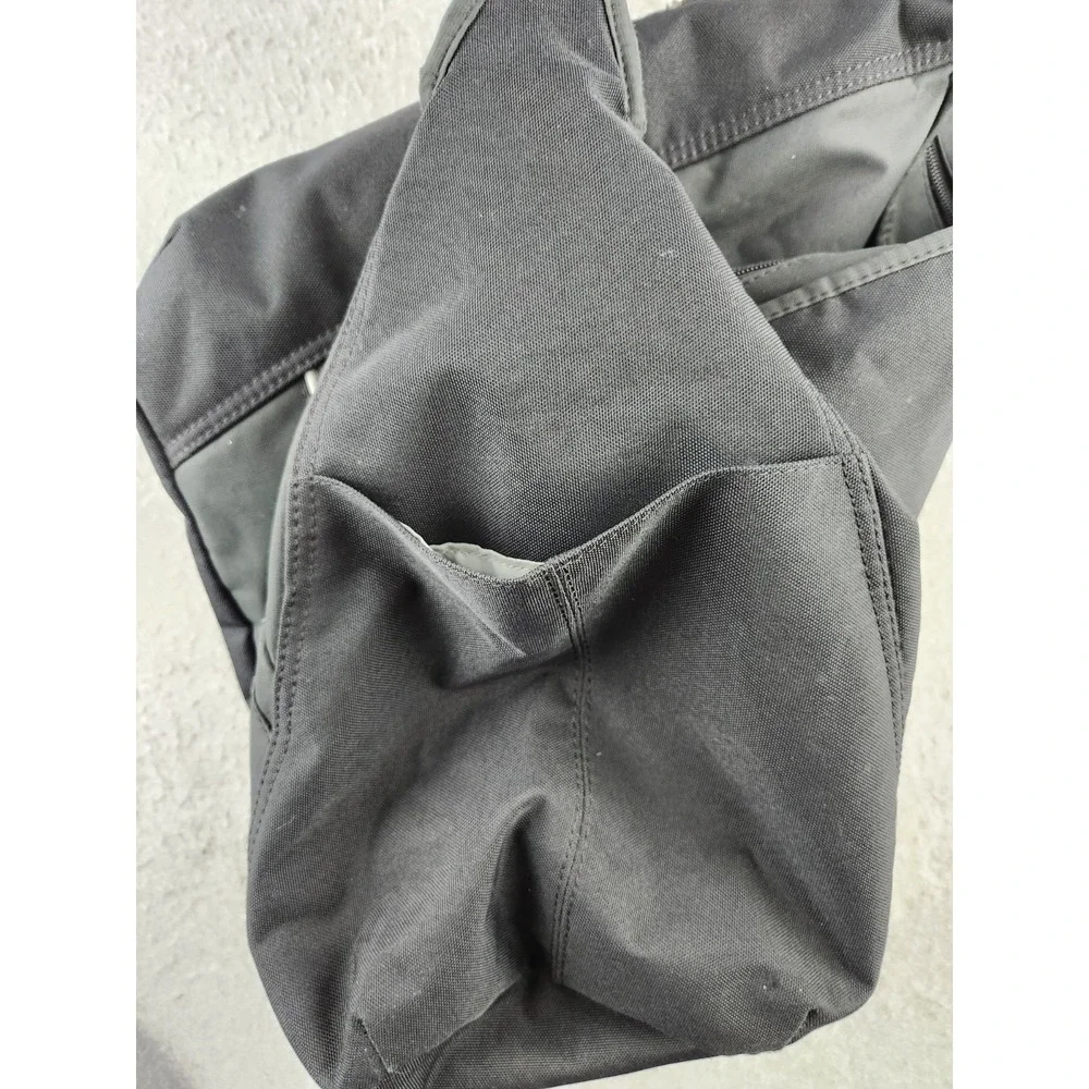 Vtg Nike‎ Y2K Crossbody Bag Duffle Shoulder Gym Workout Travel Carry On Gorpcore